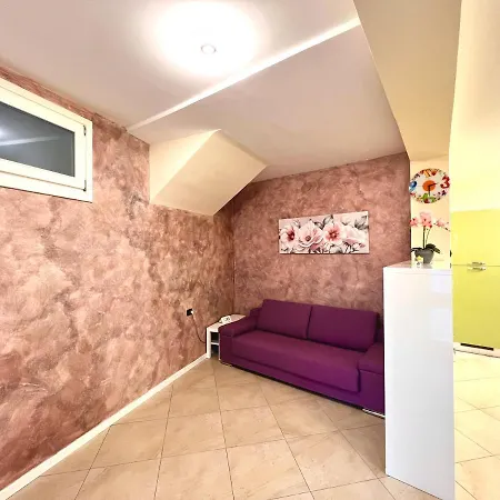 Limone Downtown Apartment